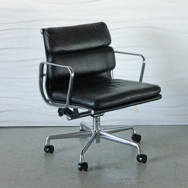 HA-UM030 Herman Miller Eames Soft Pad Desk Chair
