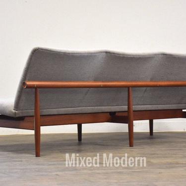 Finn Juhl &amp;quot;Japan&amp;quot; Danish Modern Teak Grey Sofa 