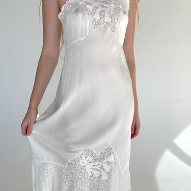 1940's White Slip with Bell Embroidery in Lace