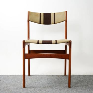 4 Danish Teak Dining Chairs - (318-069) 