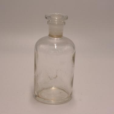 vintage Pyrex Apothecary bottle with glass stopper/lab bottle/medicine bottle 
