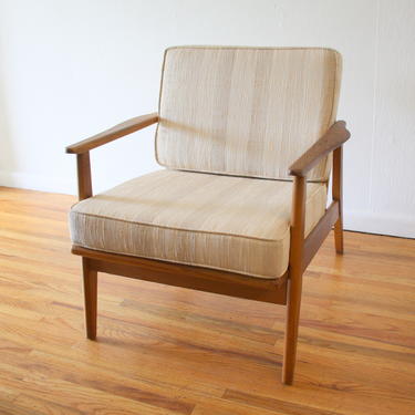 Mid Century Modern Arm Lounge Chair