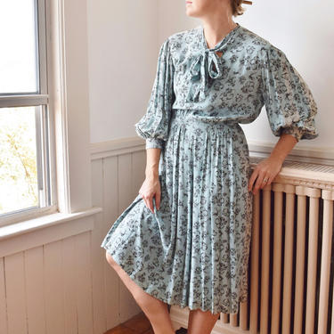 1940s Novelty Print Day Dress | Vintage 40s Cold Rayon Dress with Bishop Sleeves |  M-M/L 
