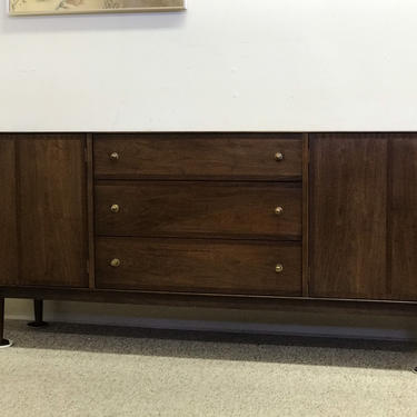 Free Shipping Within US - Vintage Stanley Solid Wood Credenza Cabinet Storage Drawers 