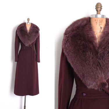 Vintage 1970s Coat / 70s Pierre Cardin Wool Coat with Fox Fur Collar / Plum Purple ( small S ) 