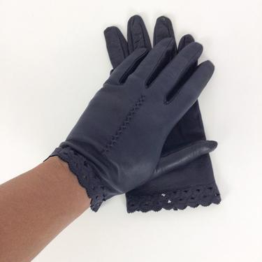 Vintage 50s Gloves | Vintage navy blue leather gloves | 1950s wrist length cut out gloves 
