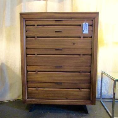 MODERN FIVE DRAWER CHEST OF DRAWERS