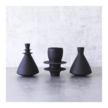 SHIPS NOW- Set of 3 raw clay black mini vases by sarapaloma. Unglazed black stoneware matte bud vase 