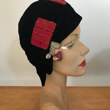 20s CLOCHE HAT black silk velvet w/ pink trim and rosette 1920s antique vintage 