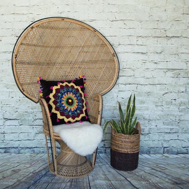 SHIPPING NOT FREE!!! Vintage Wicker Peacock Chair/Fan Back Chair In Perfect Condition 