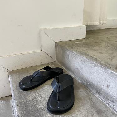 SALE: Split T Sandals - Black