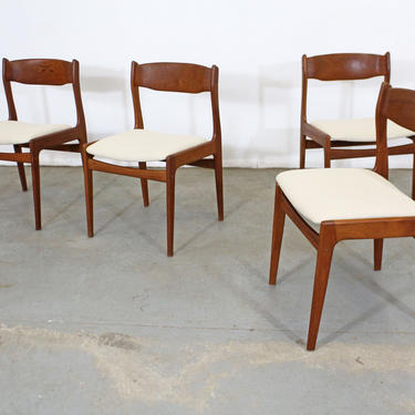 Set of 4 Mid-Century Danish Modern Teak Side Dining Chairs 