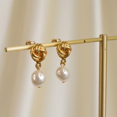 Gold Knot Pearl Earrings, gold love knot stud, Bridesmaid Jewelry, Pearl Stud Earring, love Knot Earring studs, gold pearl knot earring stud 
