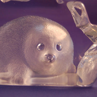 Swedish artist Mats Jonasson comes the beautiful Arctic Seal Pup handmade Crystal Paperweight / Sculpture ~ # 3150 ~ Very Good 