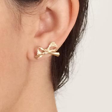 Pelvic Bow Earring in Brass