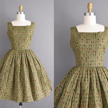 vintage 1950s dress - Forest green sleeveless quilted full skirt novelty print day dress - Size XS Small - 50s dress 