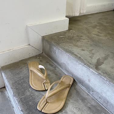 SALE: Split T Sandals - Tan