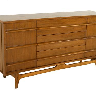Young Manufacturing Mid Century Curved Front Walnut Sideboard Credenza - mcm 
