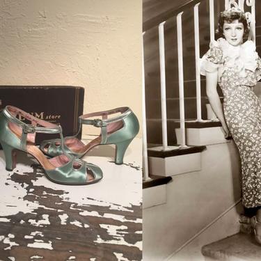 The Guilded Lily - Vintage 1930s Celadon Green Silk Satin Evening Open Vamp Heels Pumps Shoes - 7.5/8 