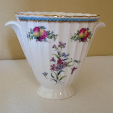 1980 Vintage Spode Trapnell Center Medallion Porcelain Hand Painted Spill Vase 