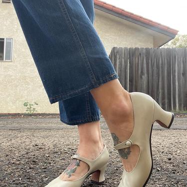 1960s does 1920s white Mary Jane strap style heels 