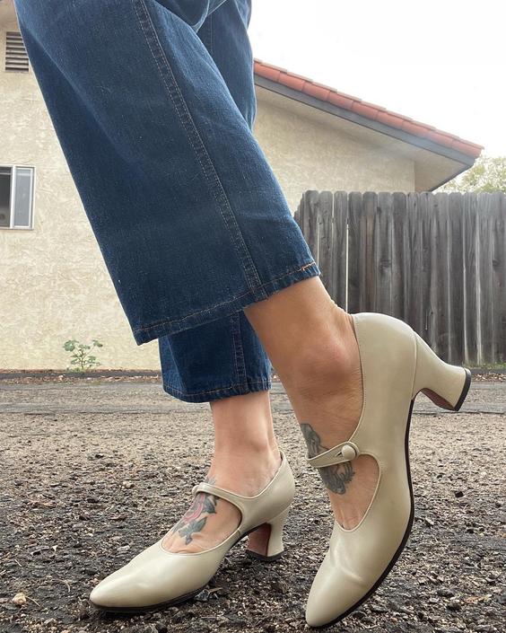 1960s does 1920s white Mary Jane strap style heels 