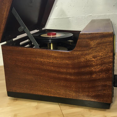 1949 RCA Radio/45rpm Phonograph, Fully Restored 9-Y-7, Mahogany Case, SEATTLE PICKUP Only 
