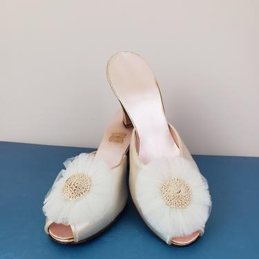 Vintage 1950's Blush Satin Slippers / 50s Boudoir Shoes Lingerie 