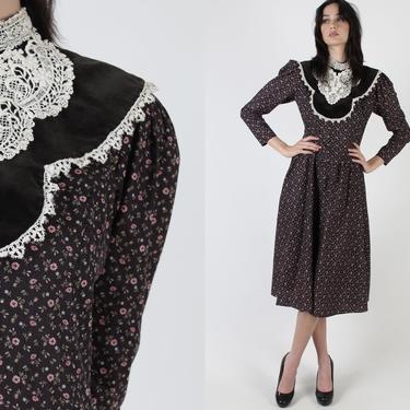 Black Calico Gunne Sax Dress / 70s Countrycore Folk Style Dress / Victorian Floral Velvet Prairie Dress / Crochet Trim Peasant Mini Size 9 