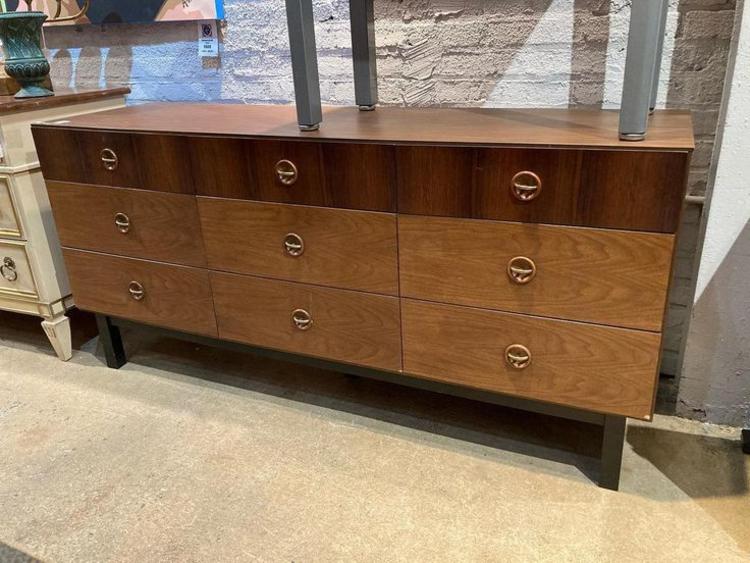 9 drawer Bassett furniture company dresser. 64” x 18.5” 30.5” 