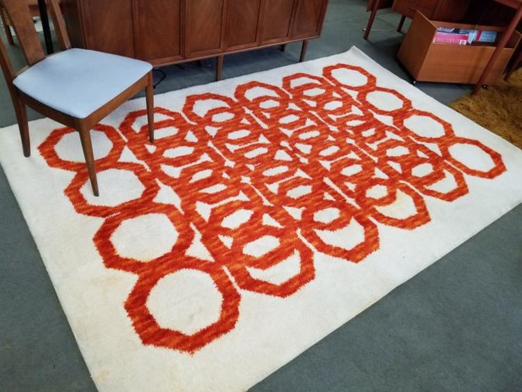                   Vintage area rug