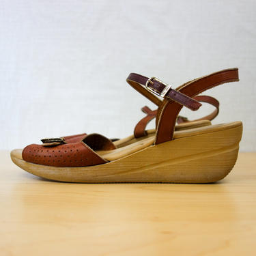 Vintage 70s Wedge Sandals Size 8 or 9, Brown Leather 1970s Strap Heel Hippie Shoes, Comfortable Bohemian Style YoYos 