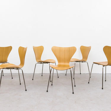 Arne Jacobsen Series 7 Stackable Chairs for Fritz Hansen