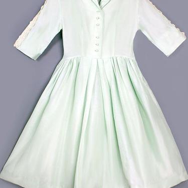 Vintage Soft Green Shirt Dress 1950's, 60's, Full Skirt, Mid Century Day Dress, Rockabilly Style 