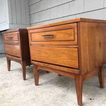 Midcentury Dixie Nightstand End Table Pair