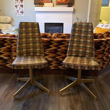 Reserved for Robyn*Set of 2 Vintage Chromcraft Style Swivel Chairs 