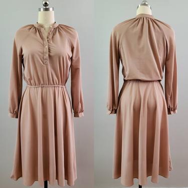 1970s Dress in Warm Taupe 70s Dresses 70's Women's Vintage Size Medium 