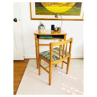 Small Mid Century Writing Desk with Nesting Chair / FREE SHIPPING 