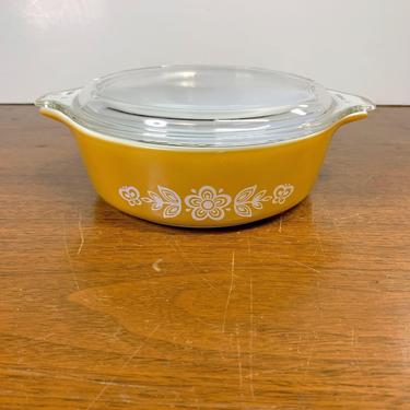 Vintage Pyrex Butterfly Gold Round Casserole 471 with Lid 