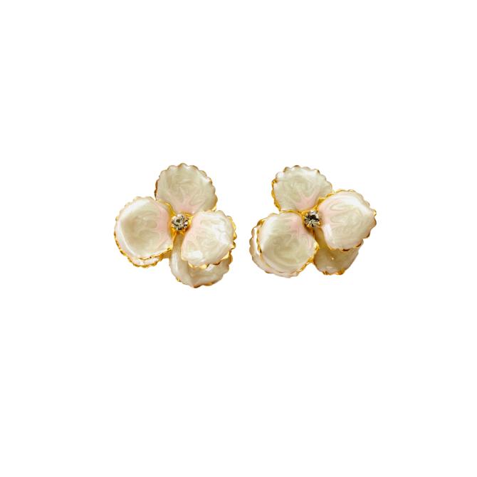 The Pink Reef pearl and pink pansy stud