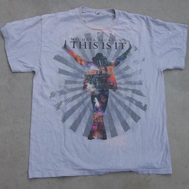 Vintage T-Shirt Michael Jackson This is It Medium King of Pop 2000s Distressed Faded  Worn In 