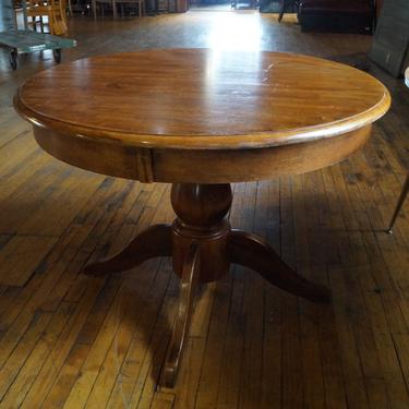Dark Wood Round Pedestal Table