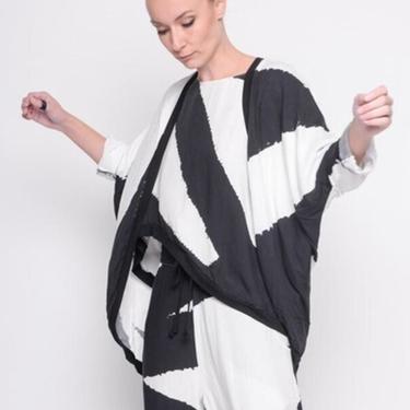 Batwing Open Front Cardigan in PRINT or BLACK