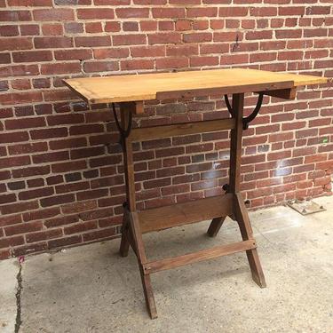 Baby drafting table with great hardware