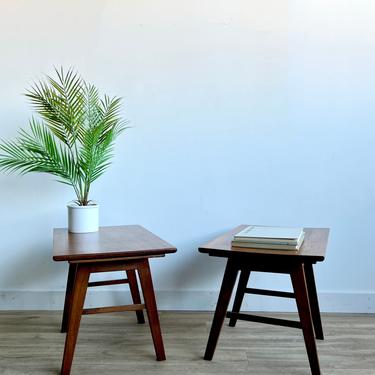 Pair of Mid Century End Tables / Night Stands