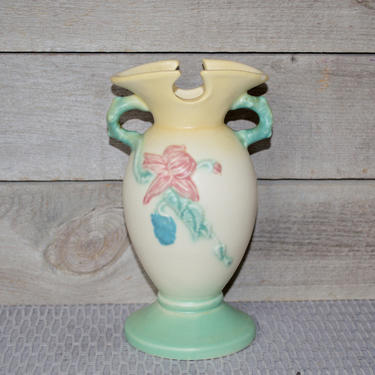 1950s Hull Pottery Vase Woodland W4 6 1/2 USA Vintage Pink Flower, Mint Pastel Green Base, Mid Century Ceramic, Flowers, Floral, Blue 