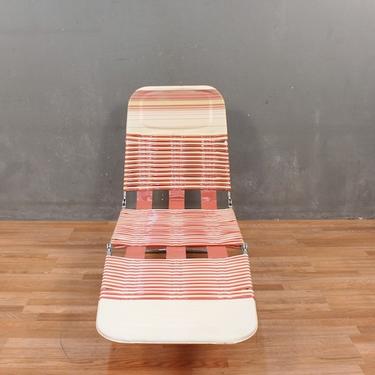 Retro Salmon Straps Folding Lounge Chair