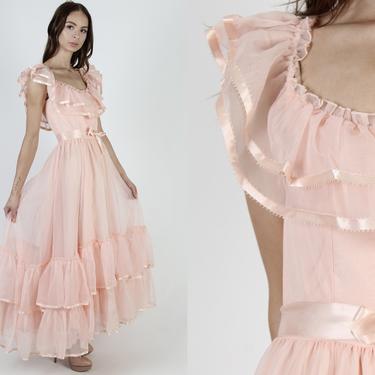 Vintage 70s Off The Shoulder Dress / 1970s Peach Country Ball Gown / Western Style Saloon Dress / Sweeping Long Full Skirt 