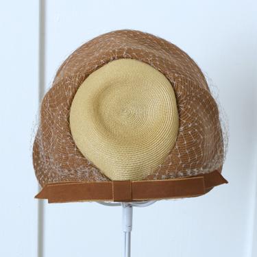 vintage 1940s 50s straw hat • natural brown straw bonnet style day cap with veil 