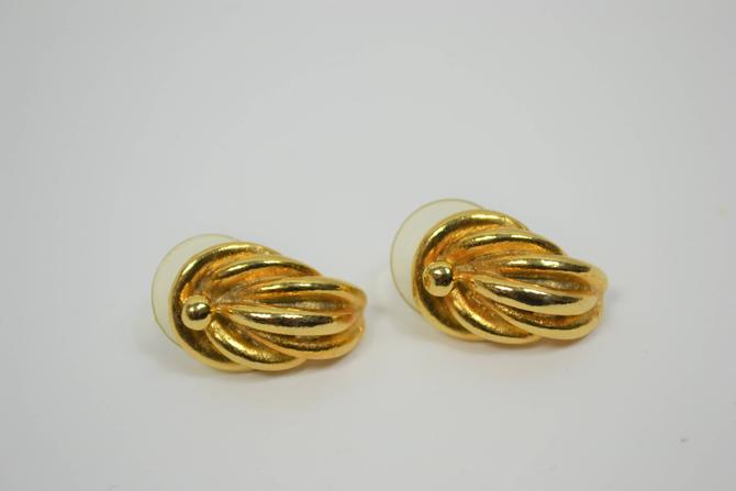 Vintage Faux Gold Earring 